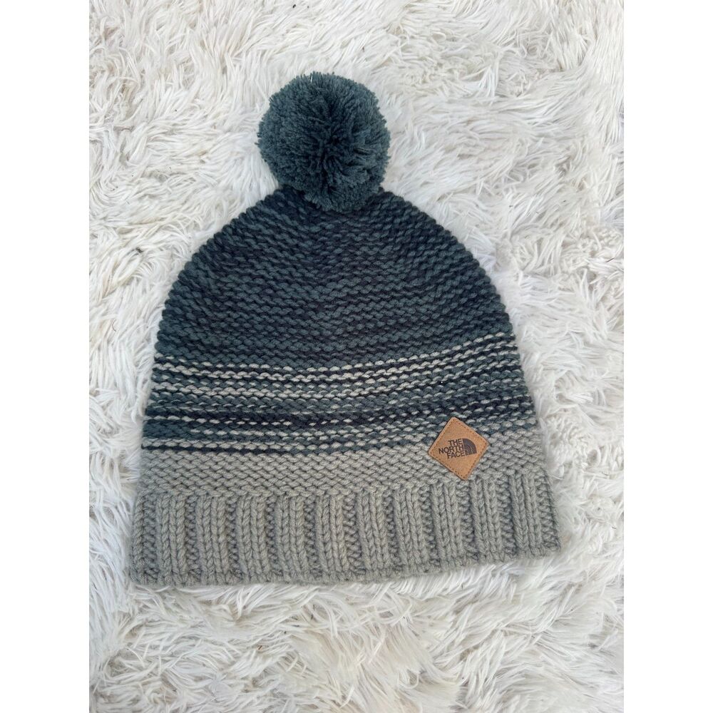 The North Face Pom Beanie Gray Ombre Knit Winter Hat Leather Logo